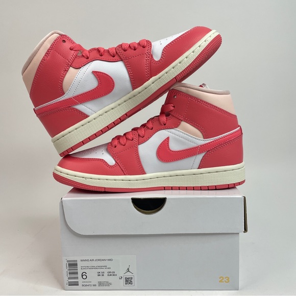 Nike Air Jordan 1 Retro Mid WMNS “Strawberries & Cream” 2023 - Picture 3 of 4